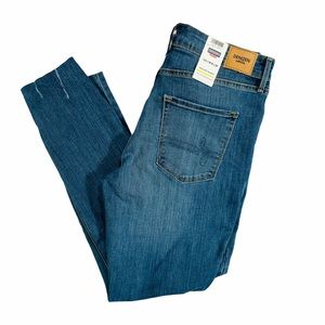 NWT Levi’s Denizen Mid Rise Distressed Skinny Jean